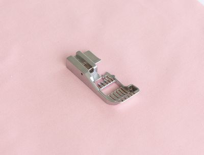(5A20) Baby Lock Guidefot åpen Gr.9