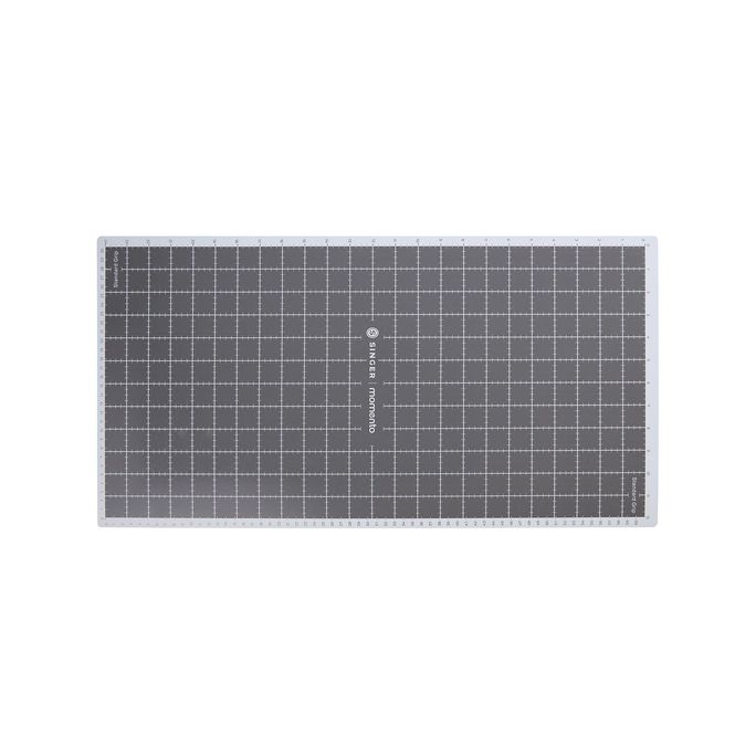 Hovedbilde SINGER® MOMENTO™ 12 inch x 24 inch Standard Grip Mat