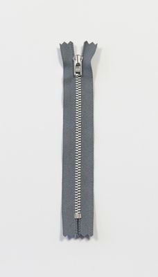 YKK 4MM ALUM. IKKE DELBAR F. GRÅ 4422-10-566