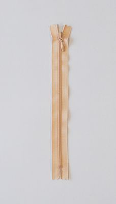 YKK 4MM SPIRAL, FAST F. Pudder 60 cm 4421-60-005
