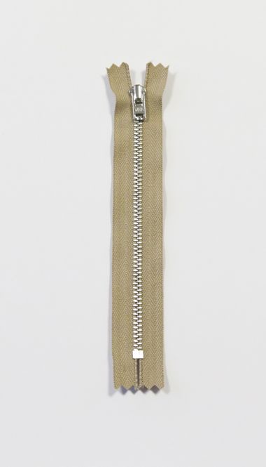 Hovedbilde 4mm fast metall glidelås BEIGE 18cm 4422-18-573