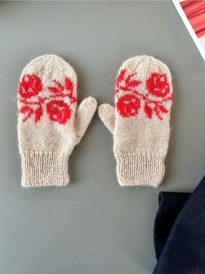 Le Knit Rosie Mittens LHS-082