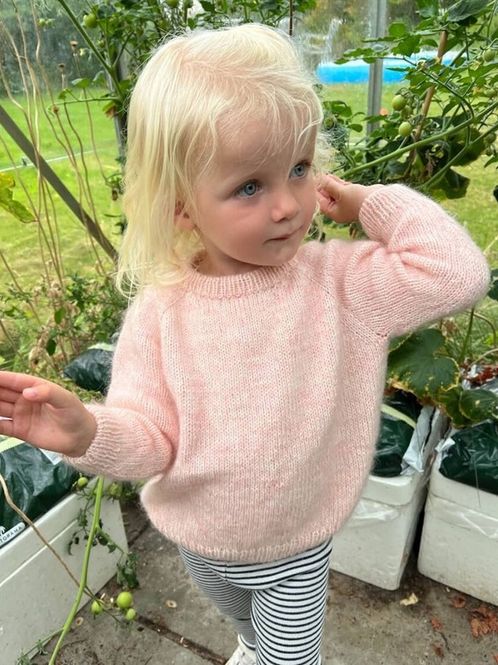Hovedbilde PK 171- Petit Knit - Monday sweater junior
